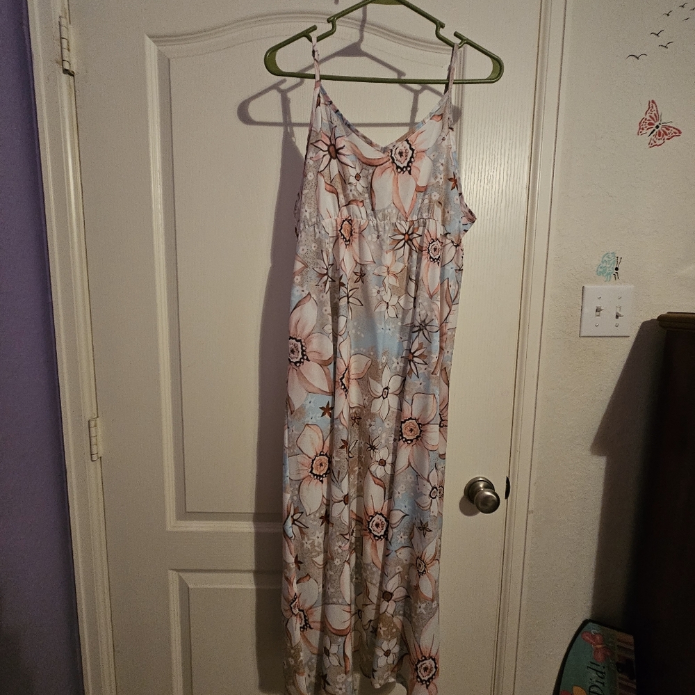 Pink floral maxi dress size m